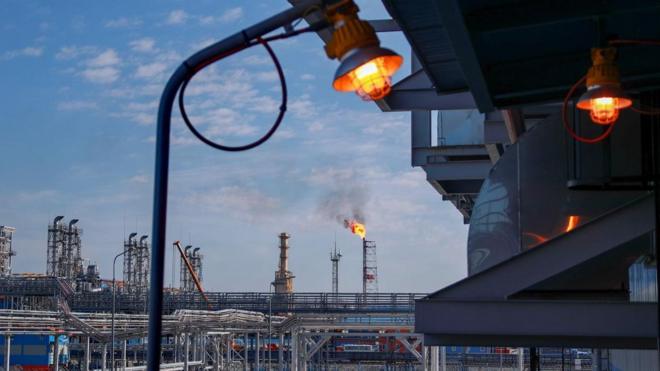 Вид на завод по добыче, сжижению и поставкам природного газа "Ямал СПГ"