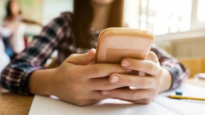 Girl with smartphone