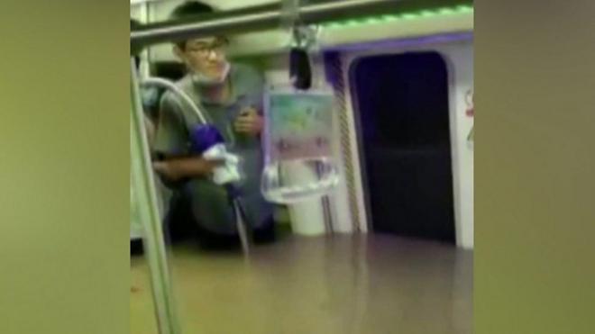 Наводнение в китайском метро