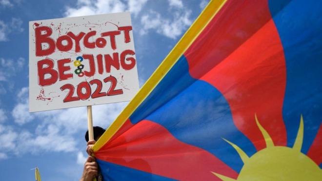 Плакат с призывом бойкотировать Олимпиаду-2022
