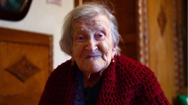 Emma Morano, 116, poses for AFP photographer in Verbania, North Italy
