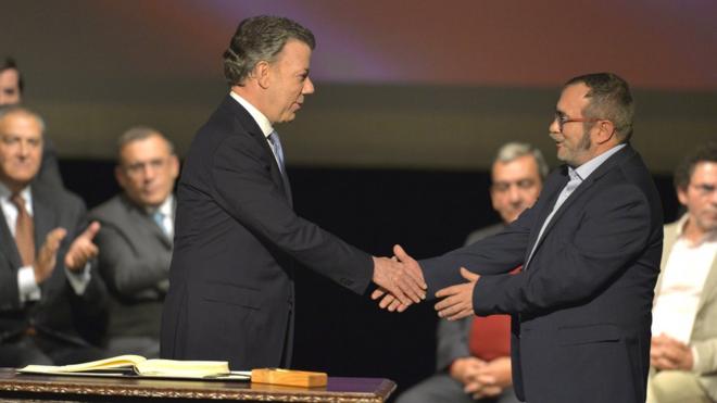 Президент Колумбии и лидер ФАРК подписали второе мирное соглашение