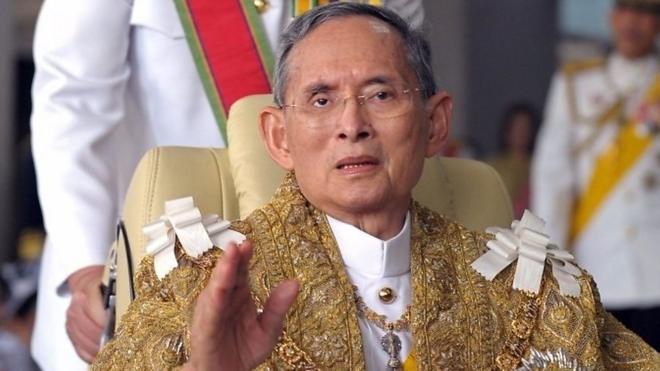Король Таиланда Пхумипон