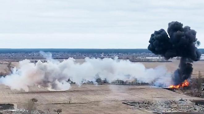 Украинские войска сбивают российский вертолет
