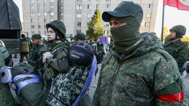Отправка мобилизованных граждан к местам проведения боевого слаживания на полигонах учебных центров ВС РФ.