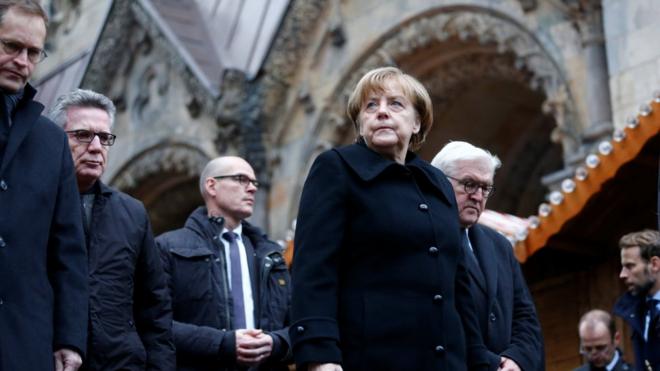 Канцлер Германии Ангела Меркель на месте трагедии в Берлине