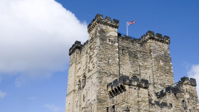 Британский флаг над английским замком