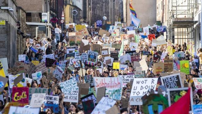 Акция протеста в Эдинбурге
