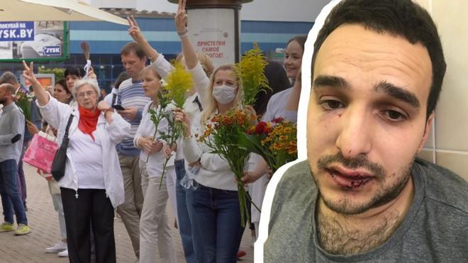 Максим Хорошин раздавал цветы женщинам во время акций протеста.