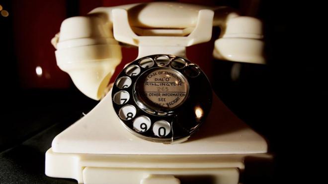 Телефон из бакелита