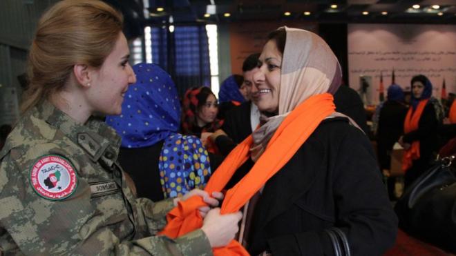 турецкая женщина-солдат