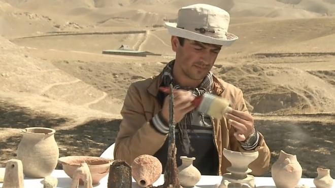 Таджикский археолог
