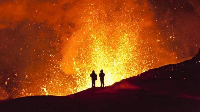 Если вы знаете, как обычно происходит извержение конкретного вулкана, то вы можете определить степень риска