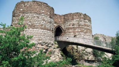 Blue Peter - Beeston Castle and Woodland Park