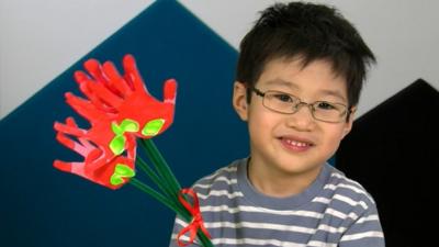 CBeebies House - Make a bunch of roses for Valentine's day 