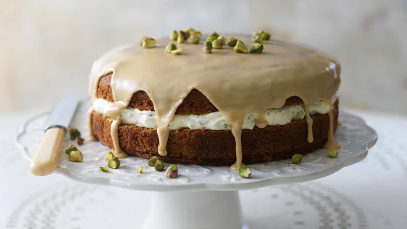 Coffee and cardamom cake with pistachio cream