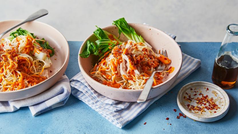 Ramen noodles with chicken and peanut sauce