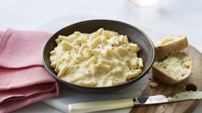 Slow cooker macaroni cheese 