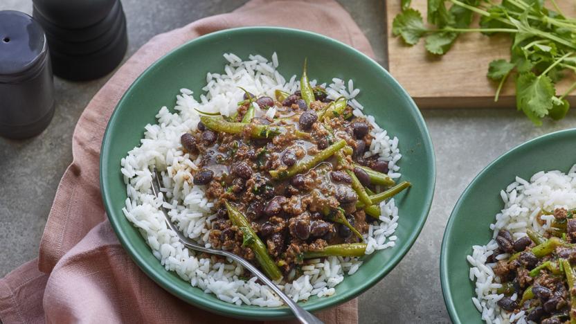 Slow cooker black bean beef and rice 