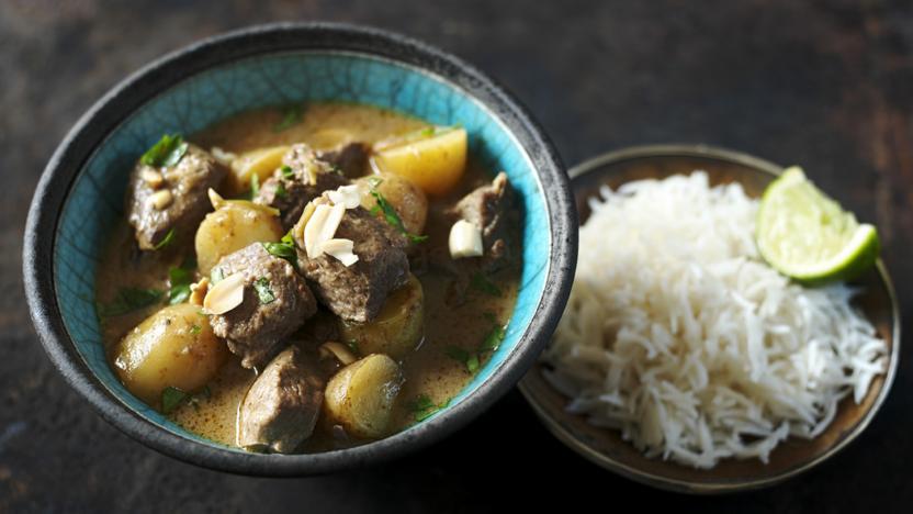 Slow cooker massaman curry