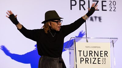 Sculptor Veronica Ryan, who made the UK's first permanent public artwork to honour the Windrush generation, has won this year's Turner Prize.