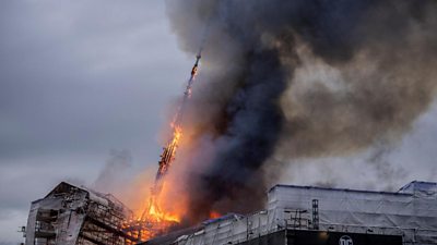 The spire on fire at the Copenhagen stock exchange