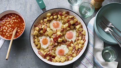 Egg and bacon hash