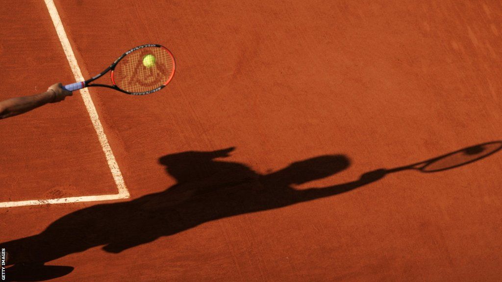 Generic tennis racquet image