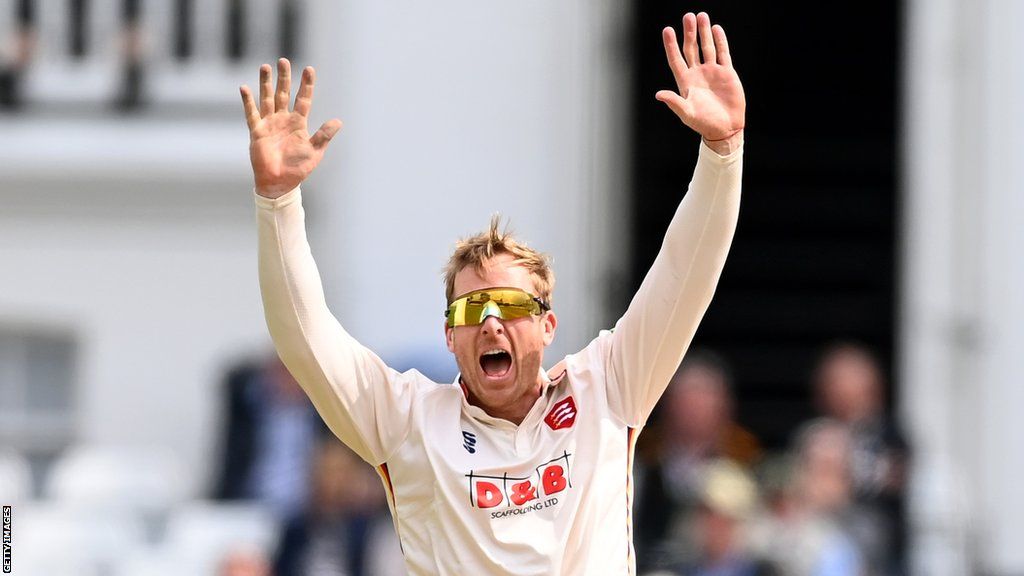 Essex spinner Simon Harmer appeals for a wicket
