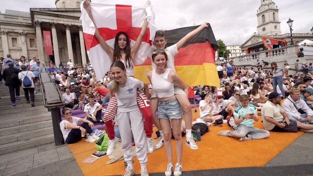 Fans gather in Trafalgar Square