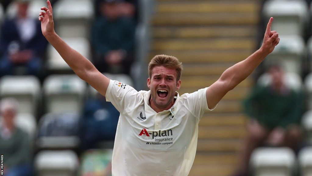 Adam Finch bowling for Worcestershire