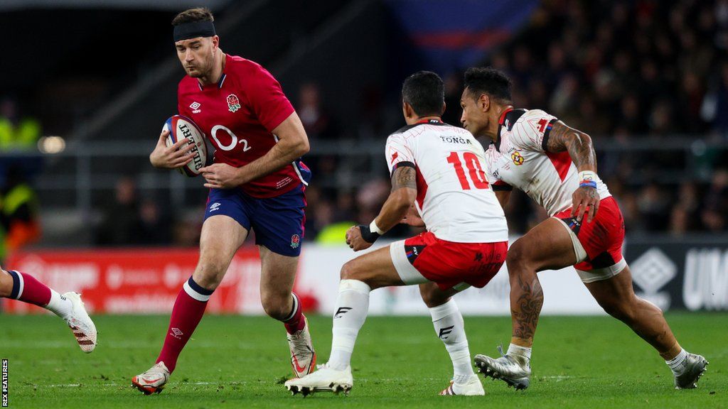 Mark Atkinson with the ball for England during their Autumn Nations Cup game against Tonga in 2021