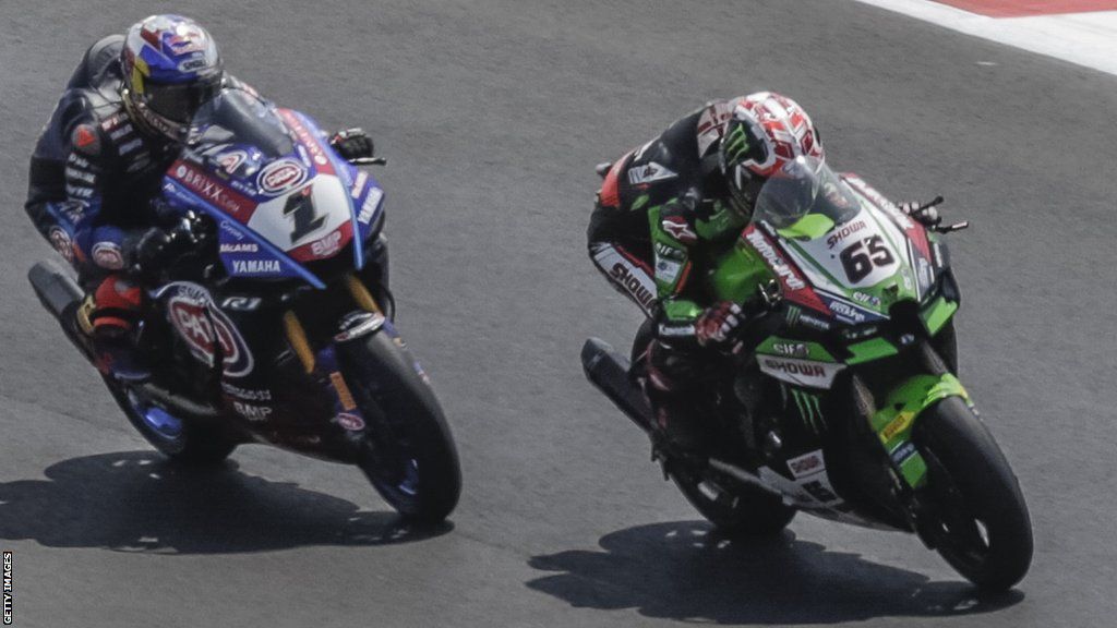 Jonathan Rea leads Toprak Razgatlioglu