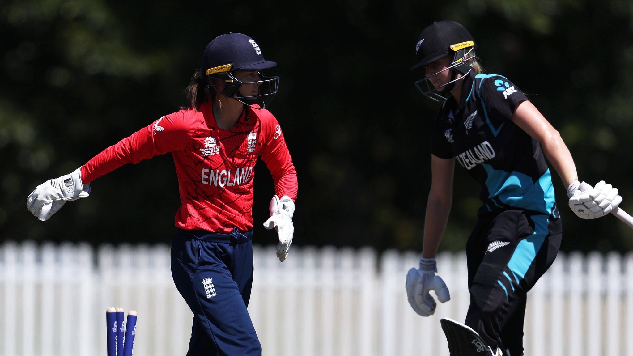 England wicketkeeper Amy Jones and New Zealand batter Hannah Rowe