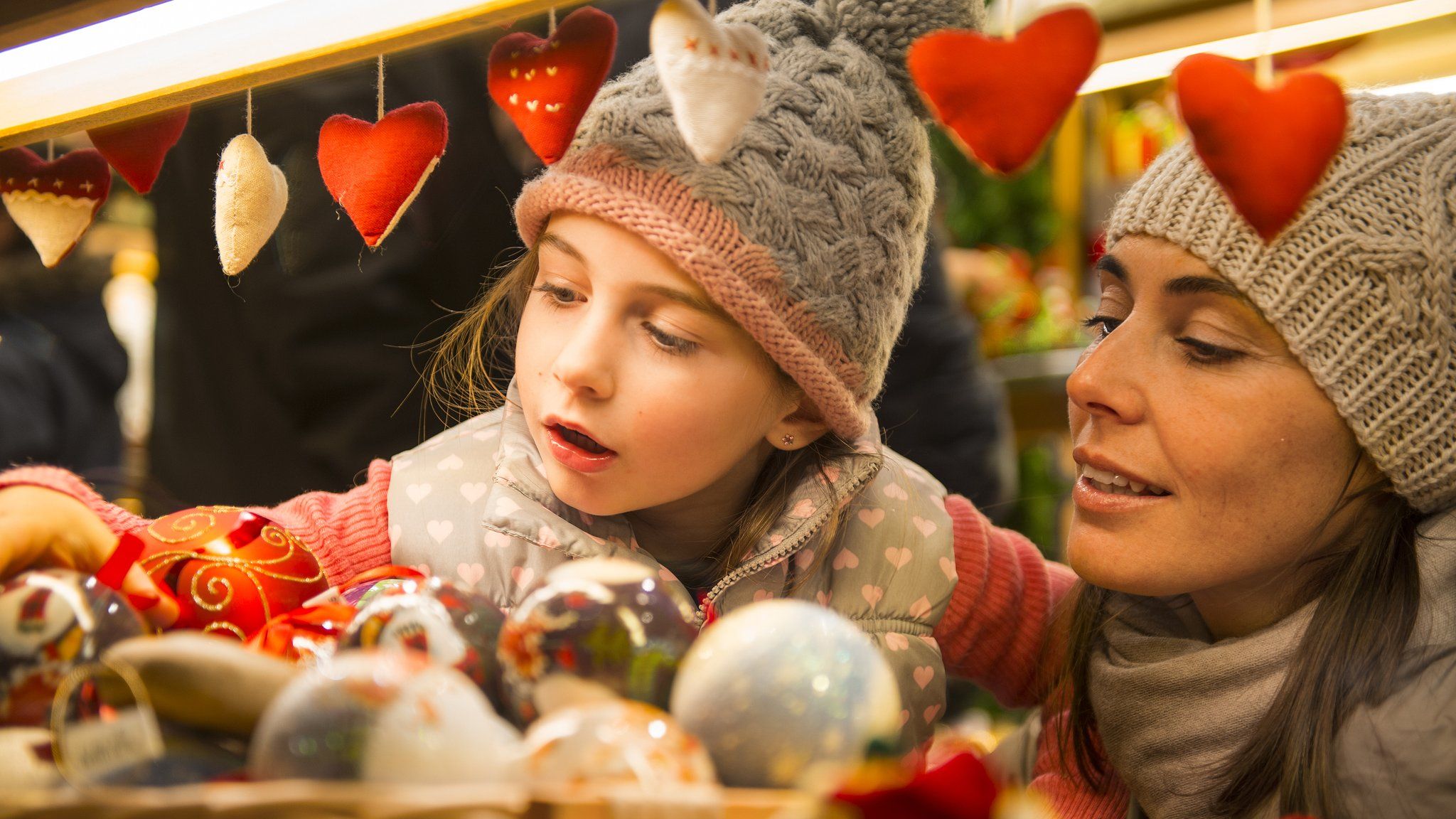 Mother and child at Christmas market