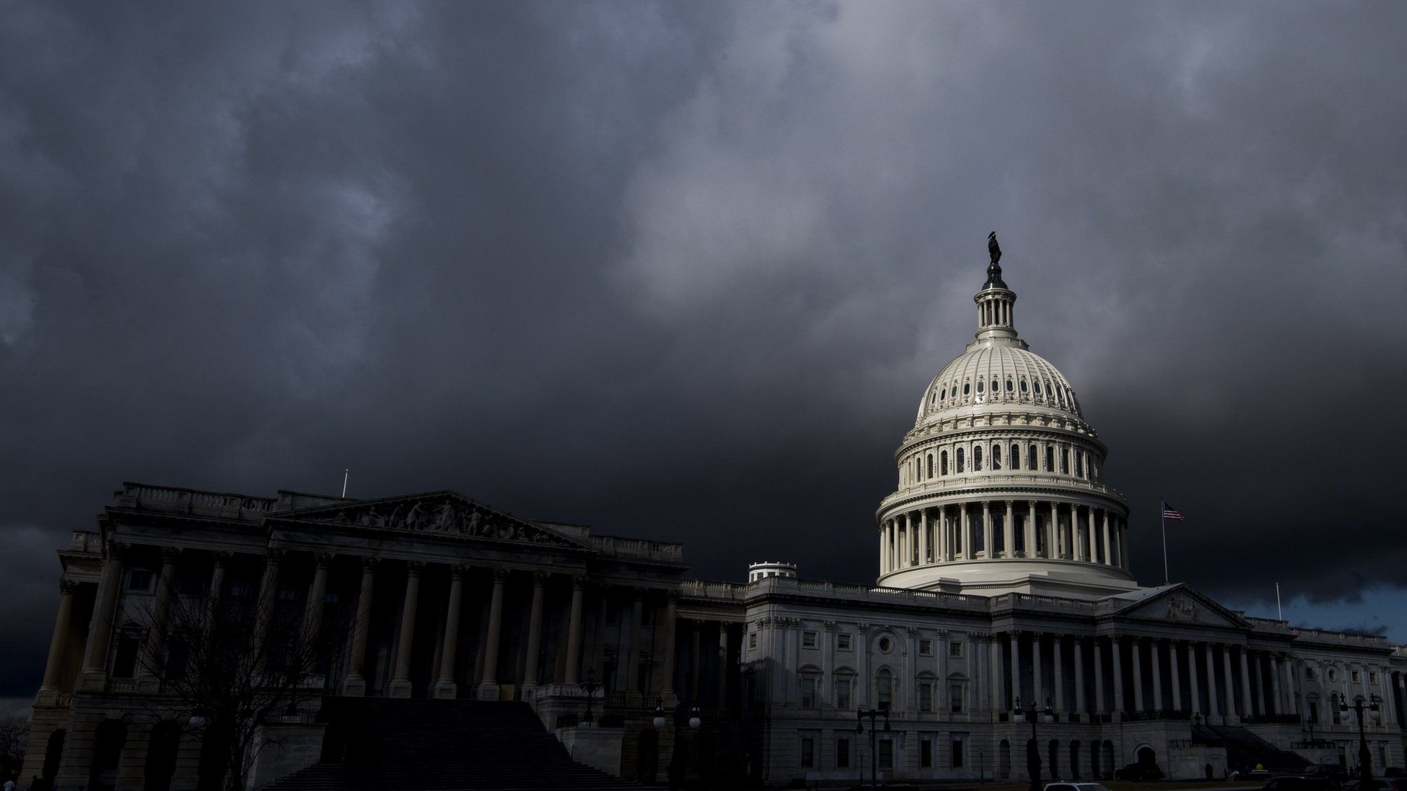 Dark clouds over US Capitol