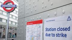 Закрытая станция метро в Лондоне