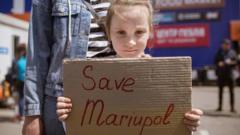 Демонстрация в поддержку защитников "Азовстали" и жителей Мариуполя в Запорожье