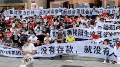 Протестующие в провинции Хэнань в воскресенье