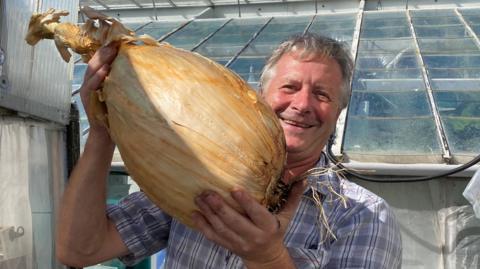 Giant onion