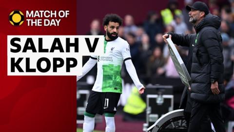 Liverpool's Mohamed Salah and Jurgen Klopp during game at West Ham