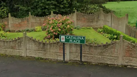 Catalina Place, Meir Park