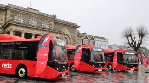 Salisbury Reds buses 