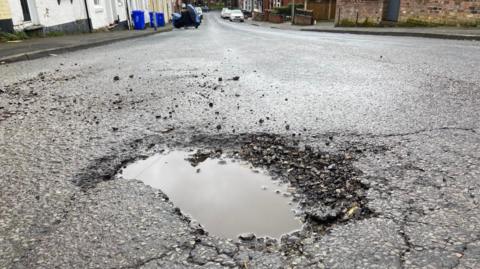 Pothole, Stoke-on-Trent