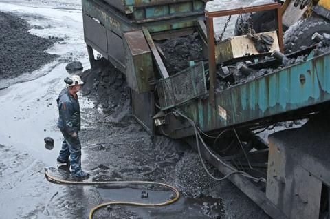 A worker at Aberpergwm coal mine