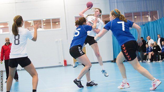 Women playing handball