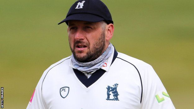 Tim Bresnan playing for Warwickshire