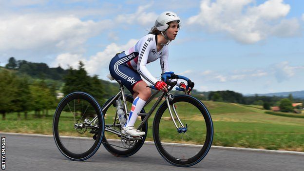 Hannah Dines competing in the WT2 time trial at the 2015 Para-Cycling Road World Championships