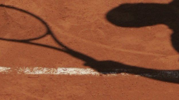 tennis shadow