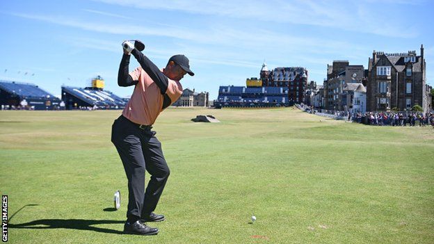 Tiger Woods on the 18th tee at St Andrews